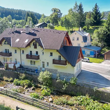 Lékařský Dům Apartamento *